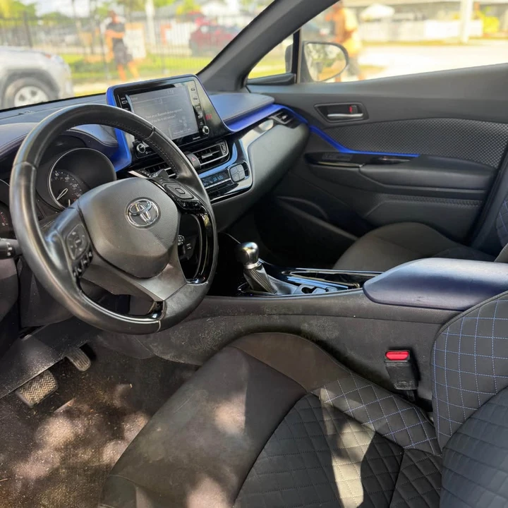 2021 Toyota C-HR - Image 10 of 11