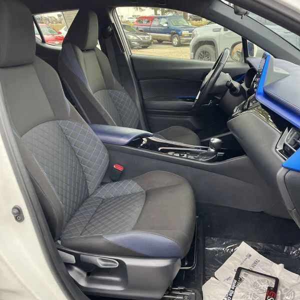 2021 Toyota C-HR - Image 11 of 18