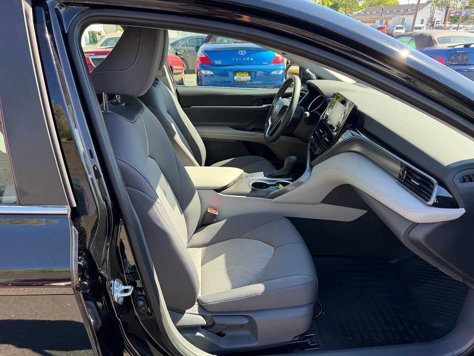 2021 Toyota Camry 8th Gen - Image 15 of 24