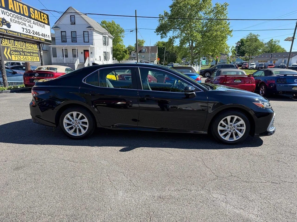 2021 Toyota Camry 8th Gen - Image 20 of 24