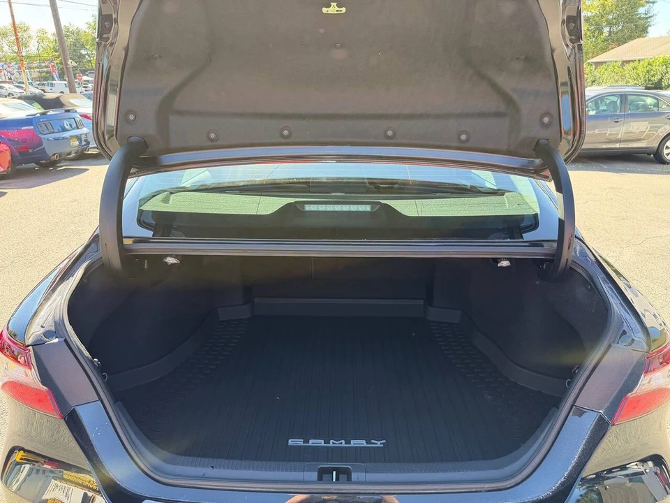 2021 Toyota Camry 8th Gen - Image 23 of 24