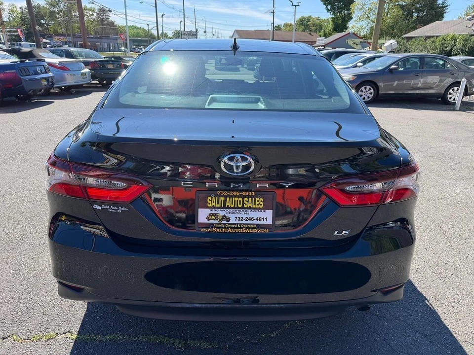 2021 Toyota Camry 8th Gen - Image 22 of 24