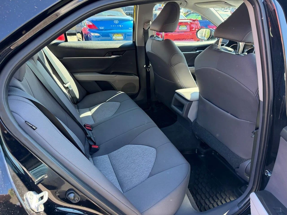 2021 Toyota Camry 8th Gen - Image 16 of 24