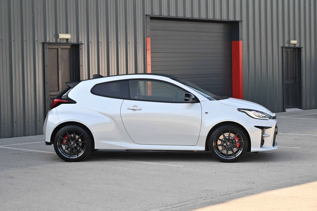2021 Toyota Yaris - Image 15 of 31