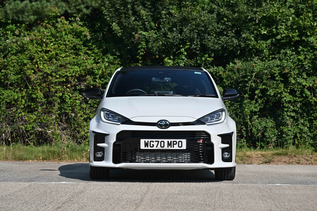 2021 Toyota Yaris - Image 2 of 31