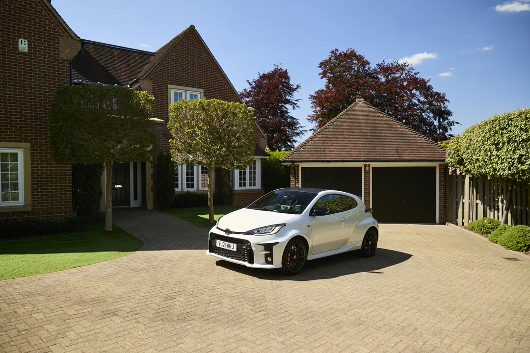 2021 Toyota Yaris - Image 12 of 31