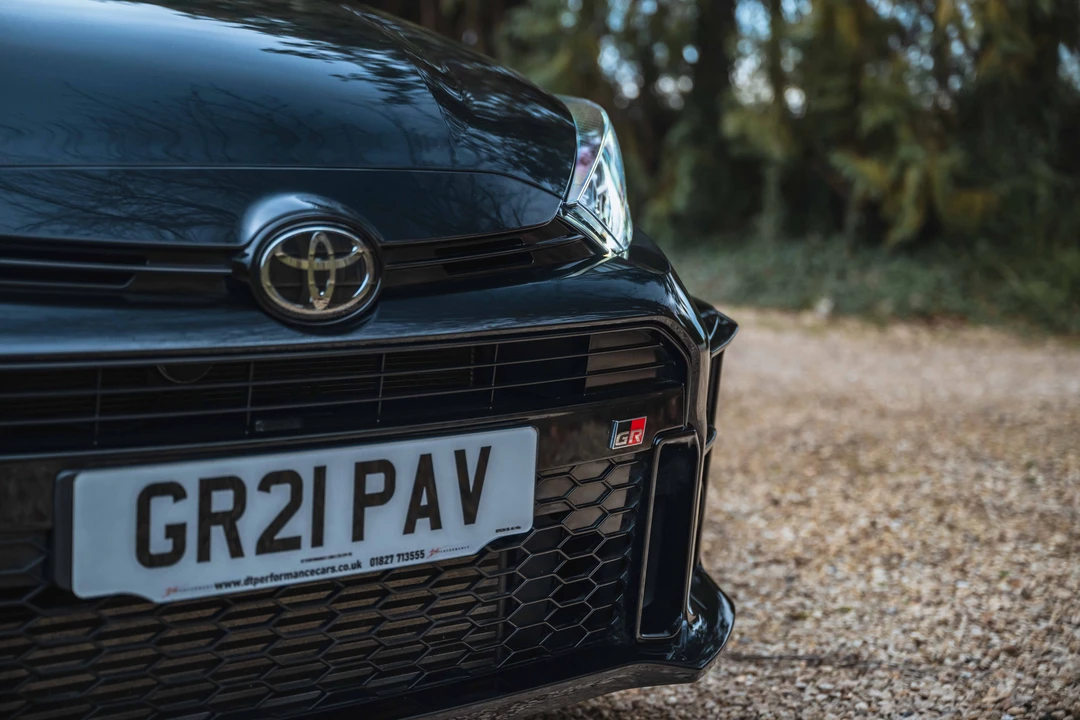 2021 Toyota Yaris - Image 13 of 31
