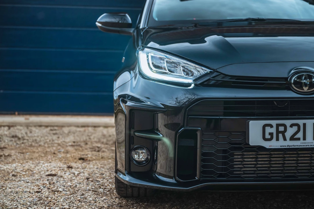 2021 Toyota Yaris - Image 10 of 31