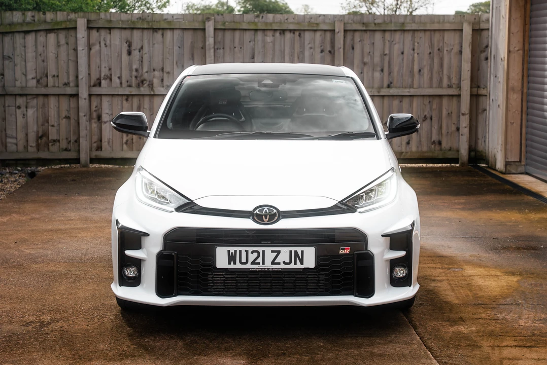 2021 Toyota Yaris - Image 2 of 31