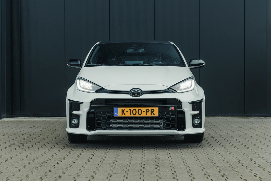 2021 Toyota Yaris - Image 2 of 31