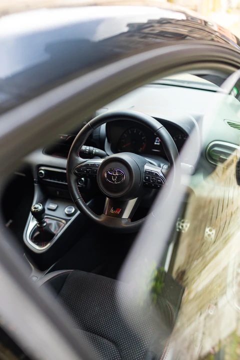 2021 Toyota Yaris - Image 14 of 31