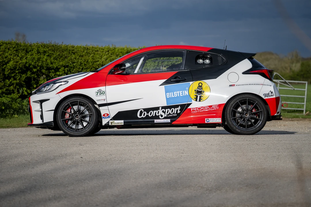 2021 Toyota Yaris - Image 12 of 31