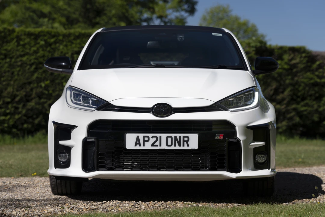 2021 Toyota Yaris - Image 2 of 31