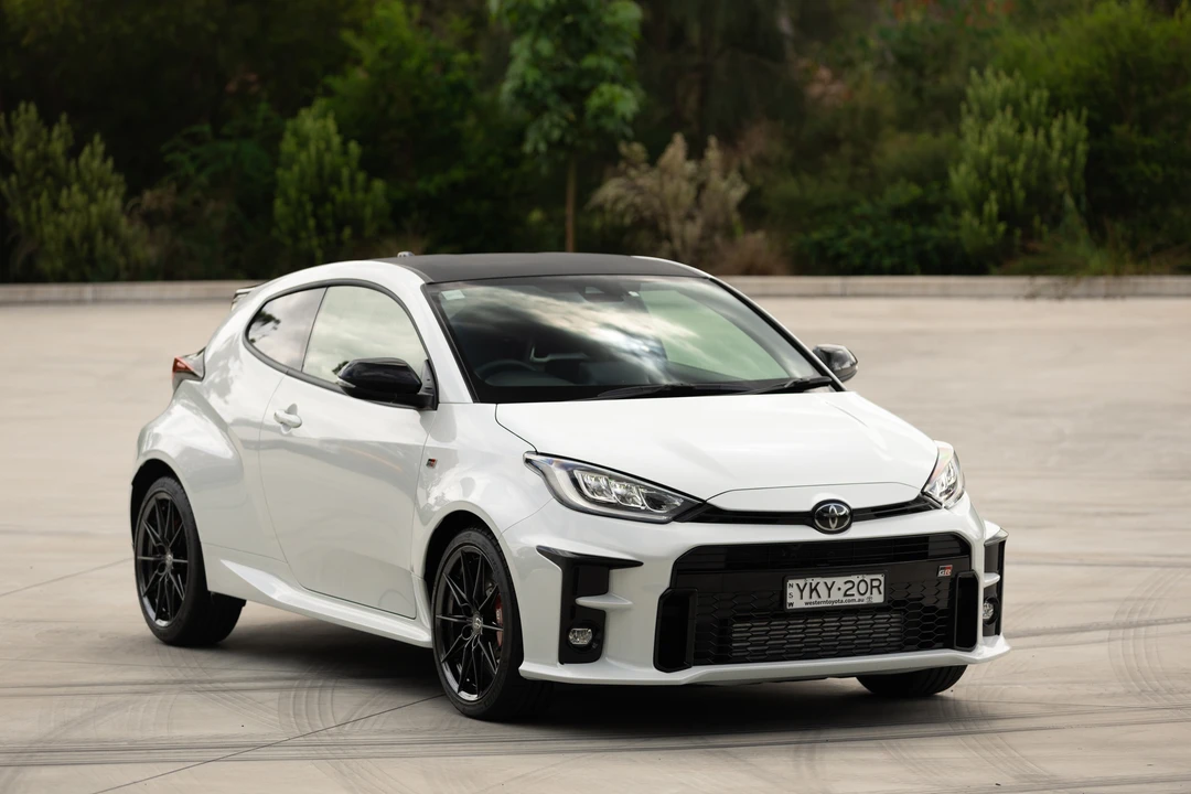 2023 Toyota Yaris - Image 3 of 31