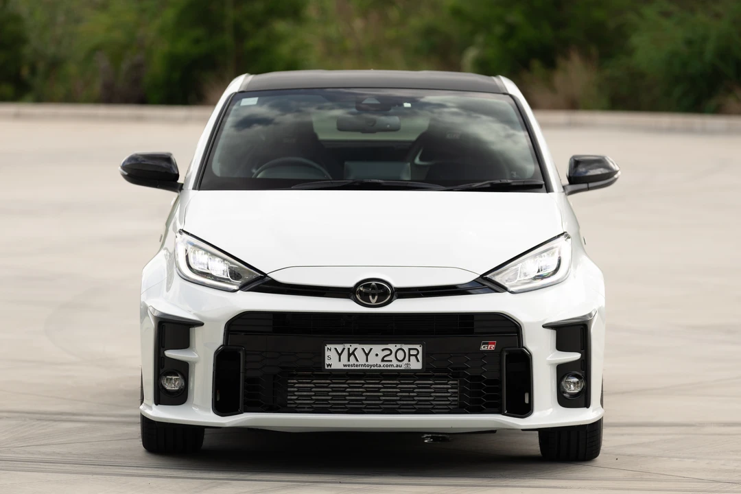 2023 Toyota Yaris - Image 10 of 31