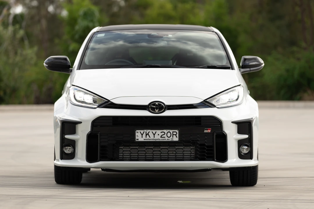 2023 Toyota Yaris - Image 2 of 31