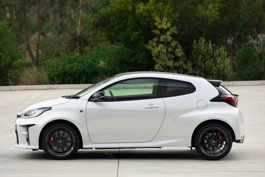 2023 Toyota Yaris - Image 8 of 31