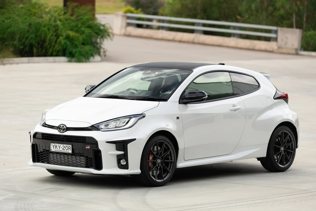 2023 Toyota Yaris - Image 9 of 31