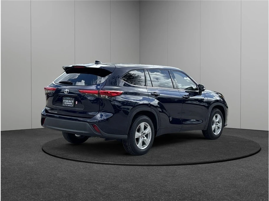2021 Toyota Highlander - Image 9 of 21