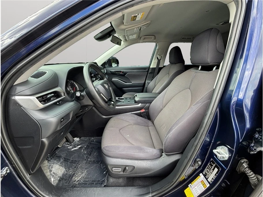2021 Toyota Highlander - Image 2 of 21