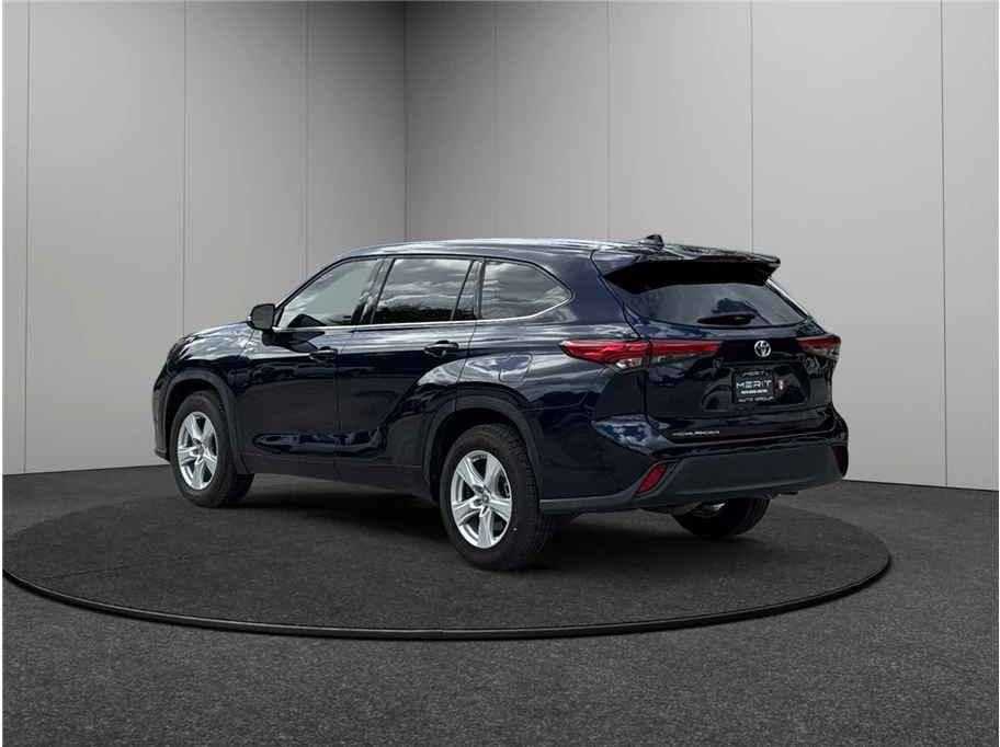 2021 Toyota Highlander - Image 7 of 21