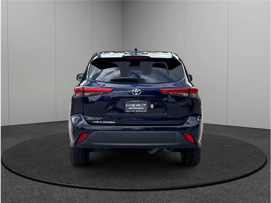 2021 Toyota Highlander - Image 8 of 21