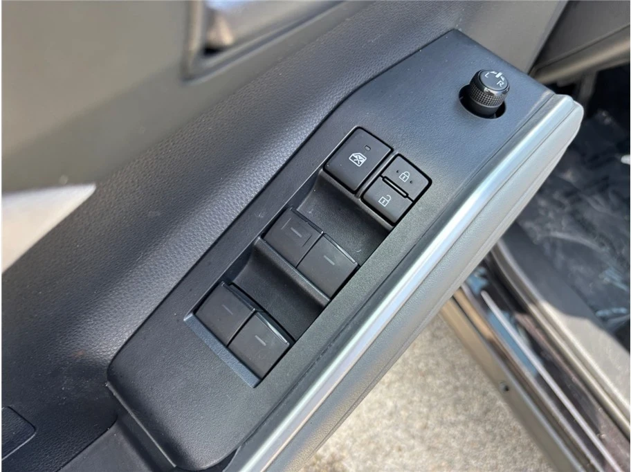 2021 Toyota Highlander - Image 20 of 21