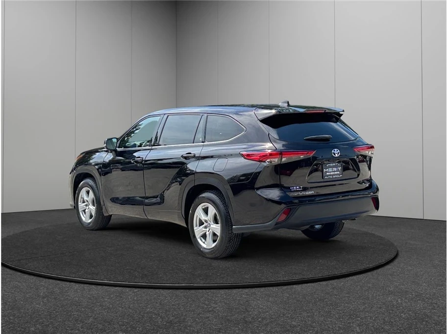 2021 Toyota Highlander - Image 7 of 21