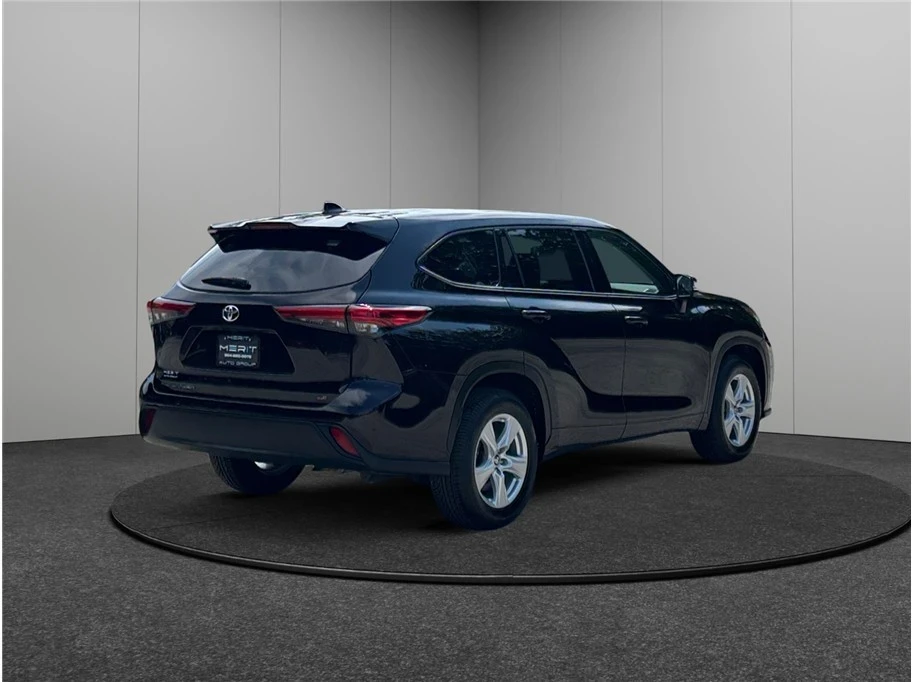 2021 Toyota Highlander - Image 9 of 21