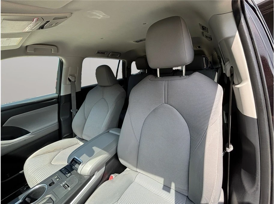 2021 Toyota Highlander - Image 17 of 21