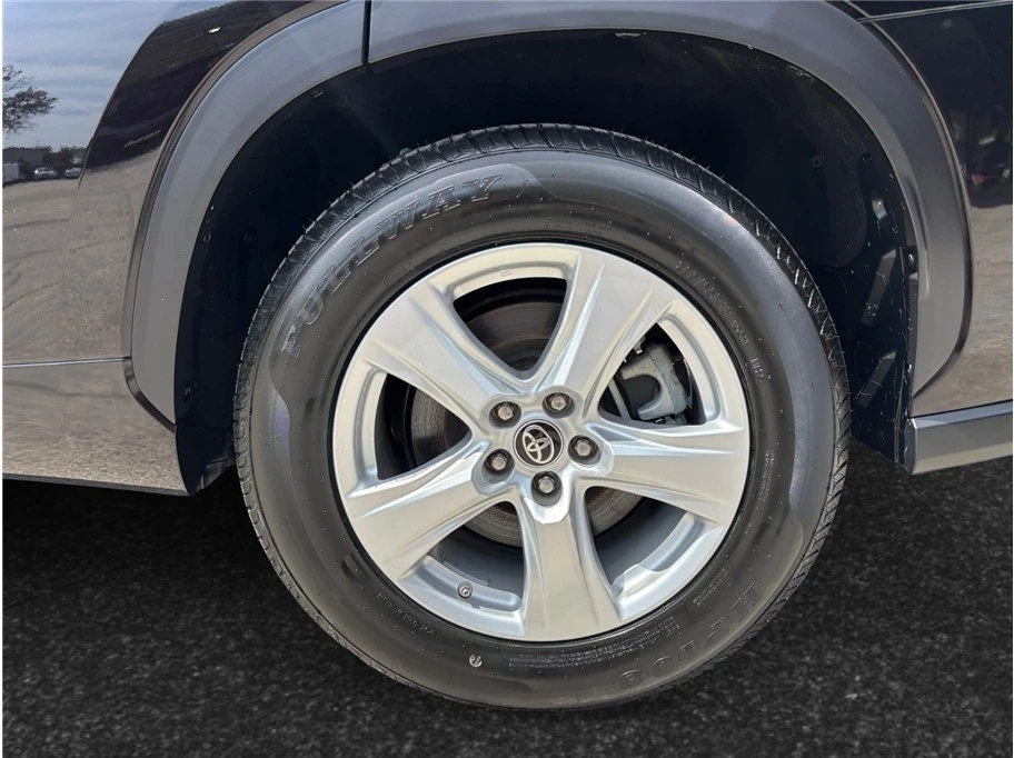 2021 Toyota Highlander - Image 14 of 21