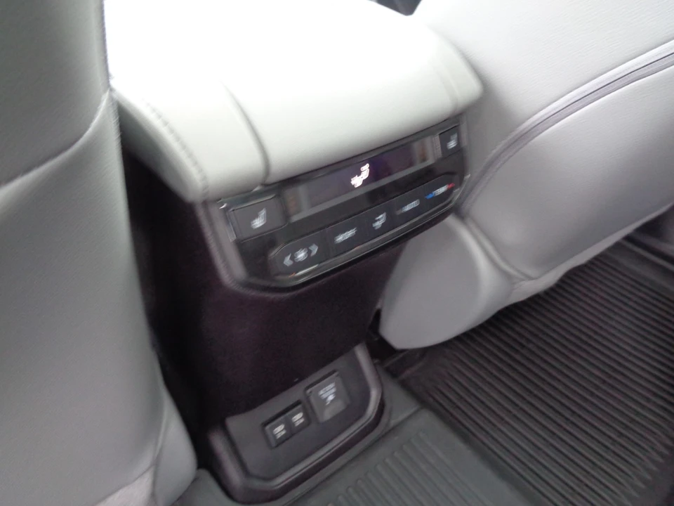 2021 Toyota Highlander - Image 20 of 21