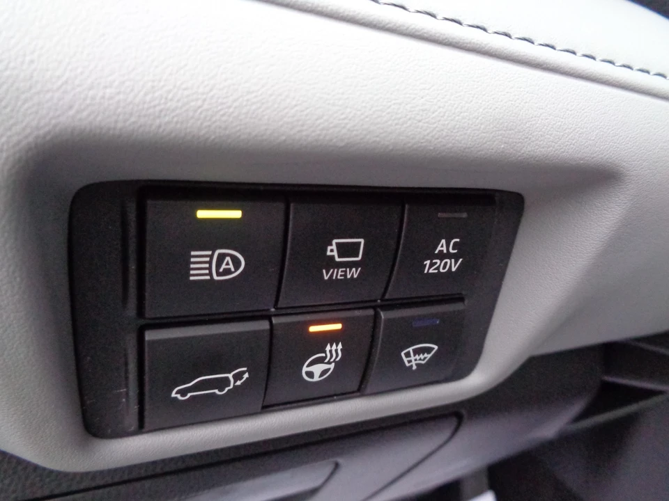 2021 Toyota Highlander - Image 14 of 21