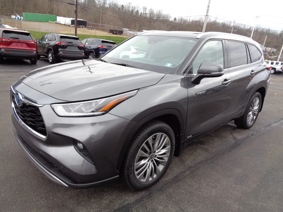 2021 Toyota Highlander - Image 8 of 21