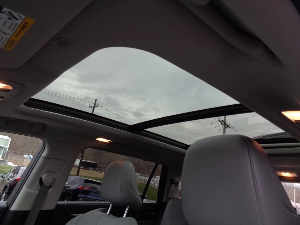 2021 Toyota Highlander - Image 17 of 21