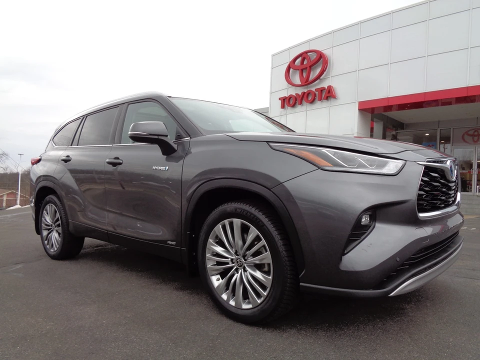 2021 Toyota Highlander - Image 2 of 21