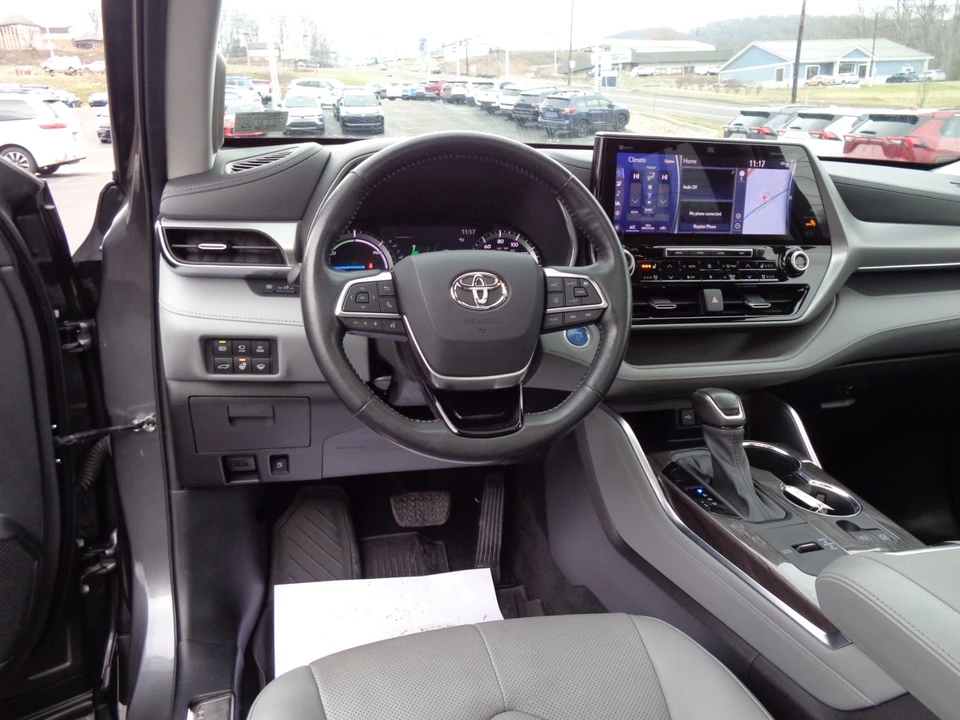 2021 Toyota Highlander - Image 19 of 21