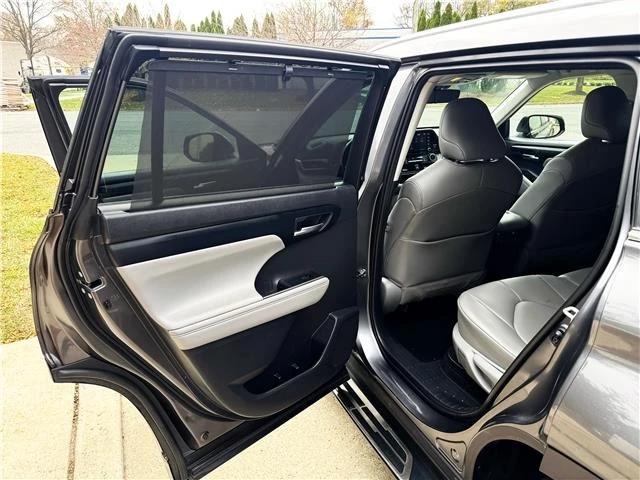2021 Toyota Highlander - Image 14 of 21