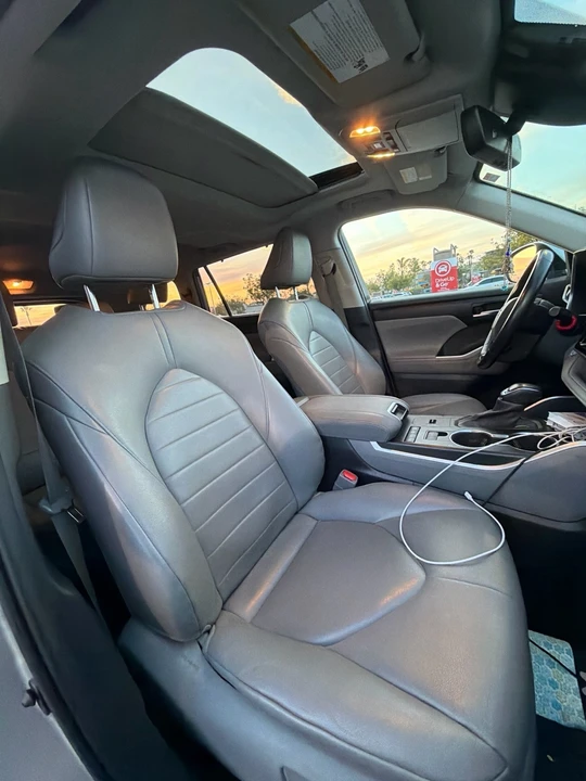 2021 Toyota Highlander - Image 16 of 19