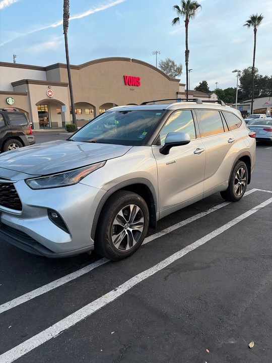 2021 Toyota Highlander - Image 4 of 19