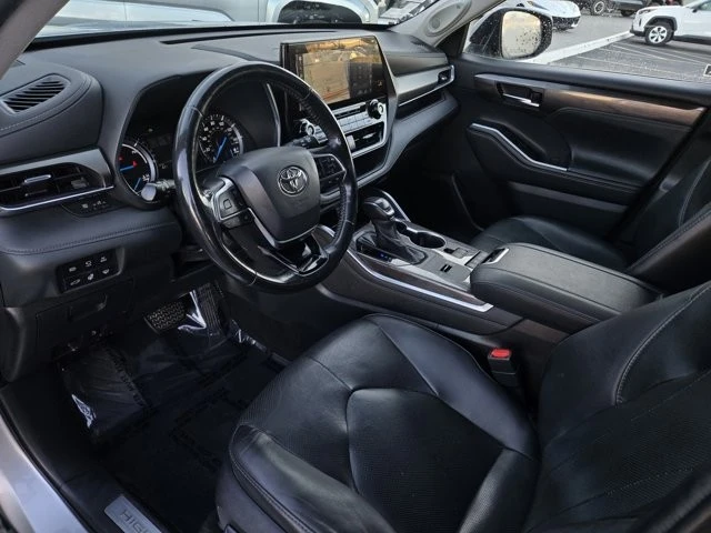 2021 Toyota Highlander - Image 8 of 12
