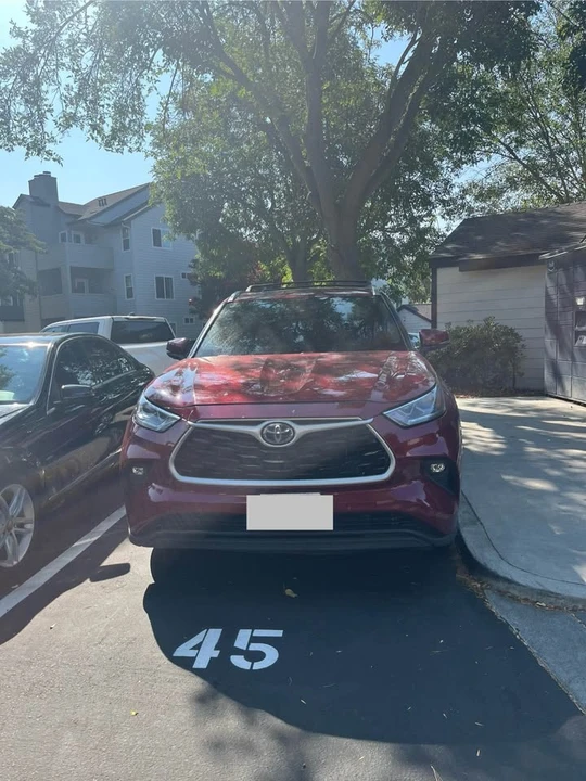 2021 Toyota Highlander - Image 3 of 11