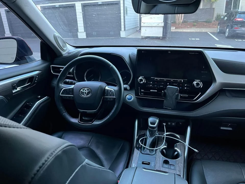 2021 Toyota Highlander - Image 7 of 11