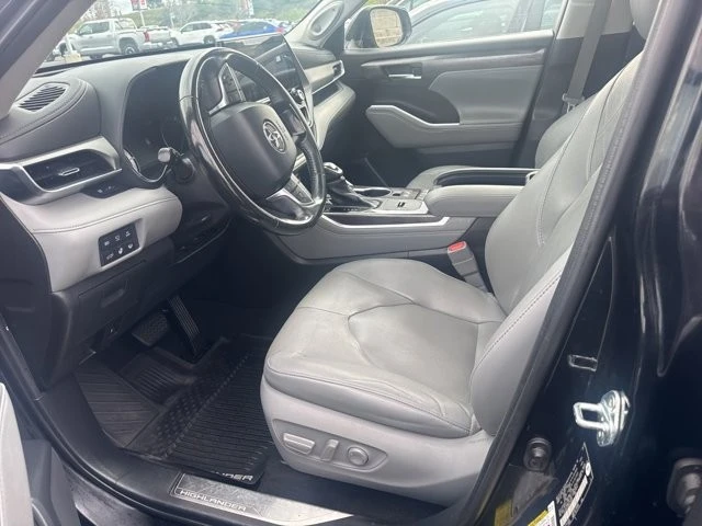 2021 Toyota Highlander - Image 4 of 12