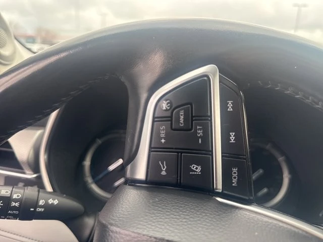 2021 Toyota Highlander - Image 8 of 12