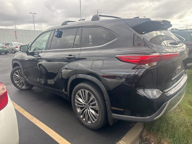 2021 Toyota Highlander - Image 3 of 12