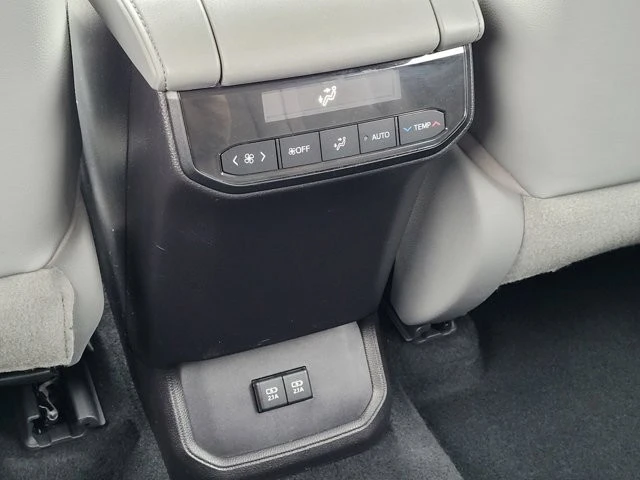 2021 Toyota Highlander - Image 12 of 12