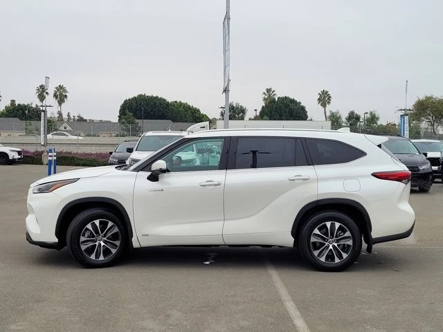 2021 Toyota Highlander - Image 8 of 12
