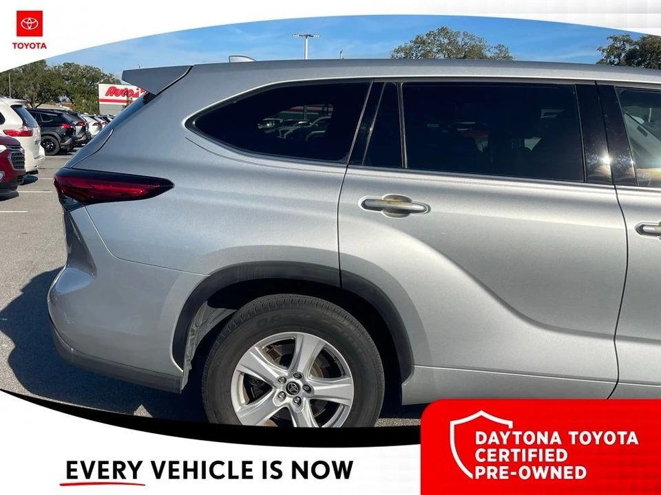 2021 Toyota Highlander - Image 3 of 10