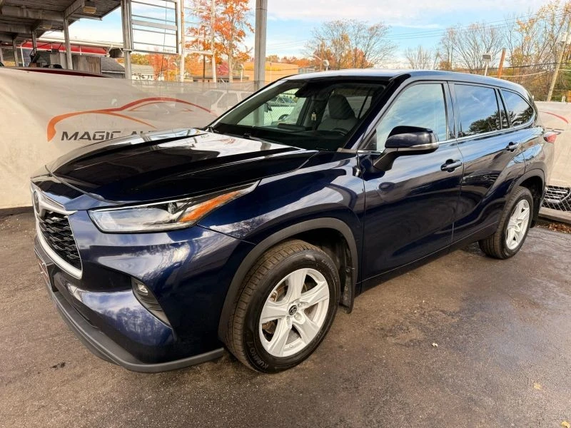 2021 Toyota Highlander - Image 8 of 12